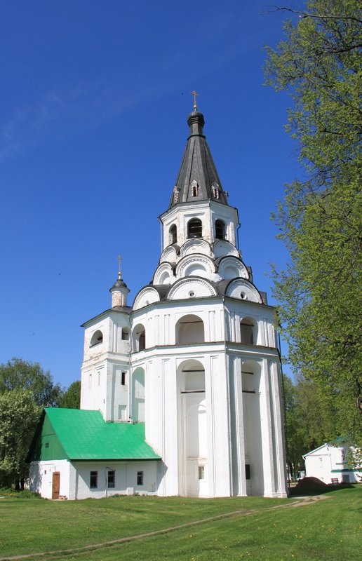 Распятская церковь-колокольня XVI век