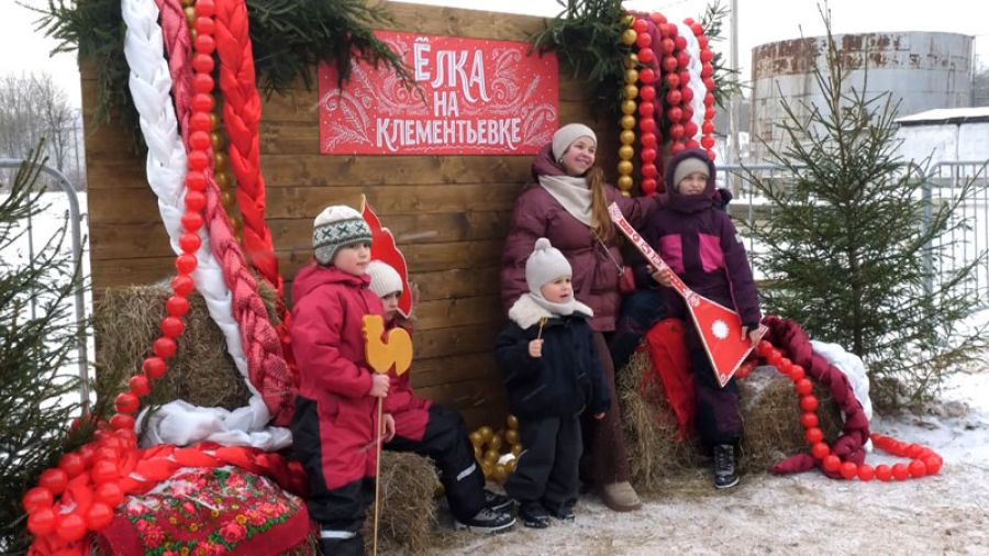 Ёлка на Клементьевке