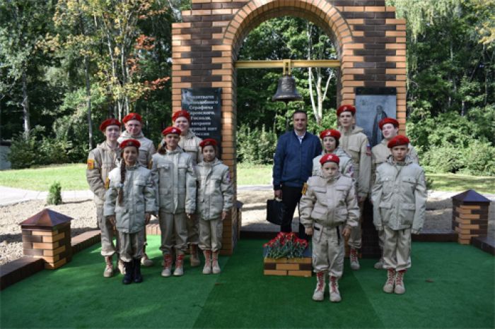 Юнармейцы отряда "Медведи" из Мишутино отметили открытие памятника Создателям ядерного щита России