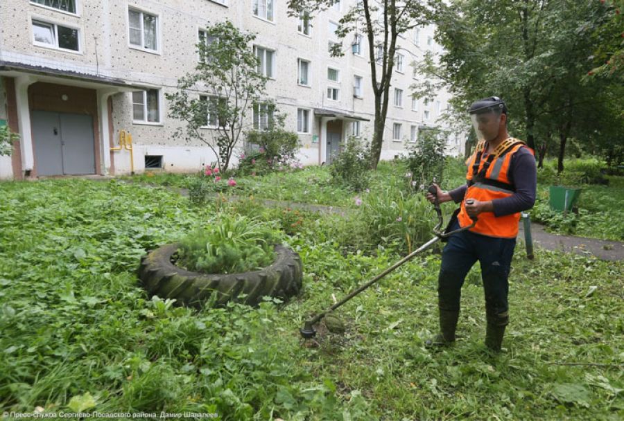 Сергиево-Посадский округ - лидер по покосу травы в Подмосковье
