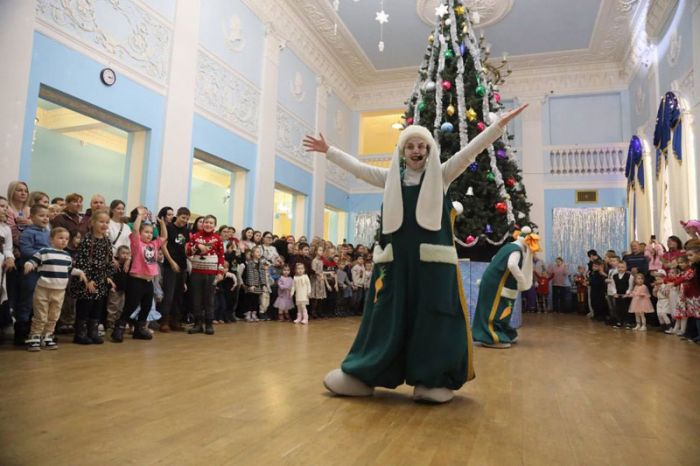 Для детей участников специальной военной операции в Сергиево-Посадском округе проходят благотворительные ёлки