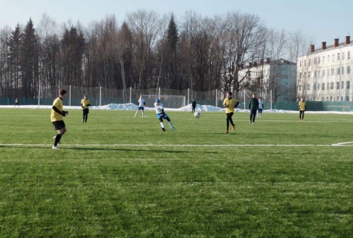 Футболисты из Сергиева Посада сыграли с соперниками из Электростали на новом поле в Краснозаводске