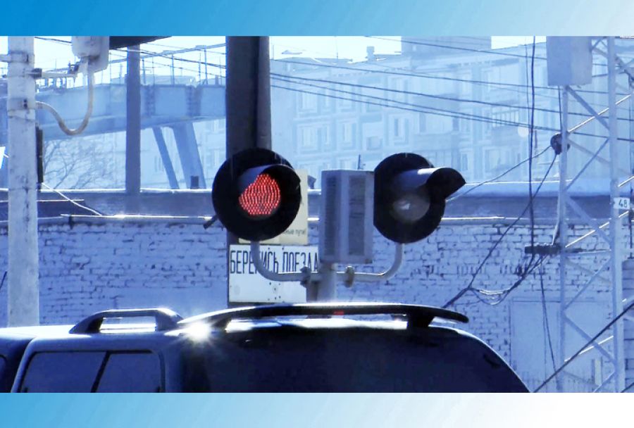 Дополнительные светофоры для пешеходов установили на ж/д переезде у станции Сергиев Посад