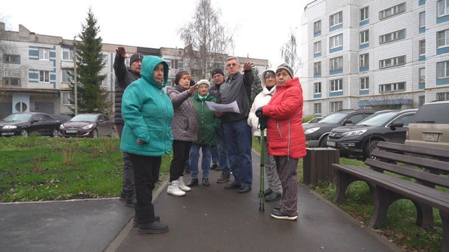 Благоустройство дворов обсудили жители с представителями власти