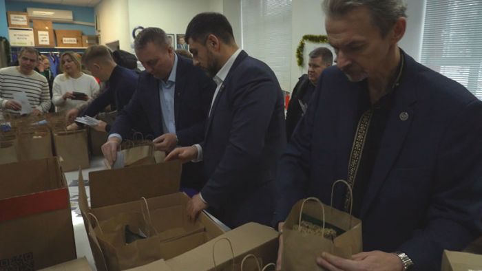 Груз с гуманитарной помощью отправили в зону проведения СВО