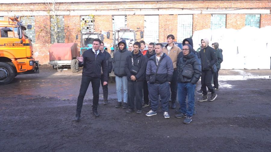 Экскурсия для студентов на бузу МУП &laquo;Благоустройство&raquo;