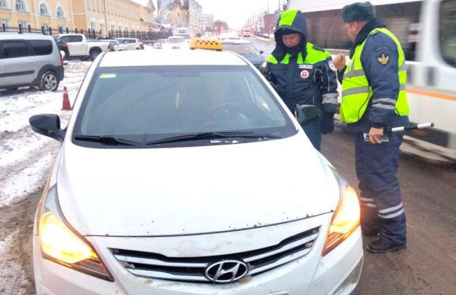 В Сергиево-Посадском округе продолжается работа по выявлению нарушений в сфере перевозок легковым такси