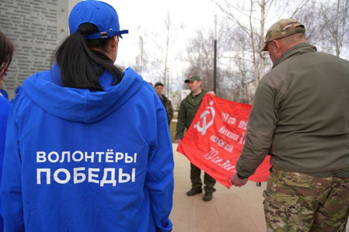 Героям &mdash; от благодарных потомков