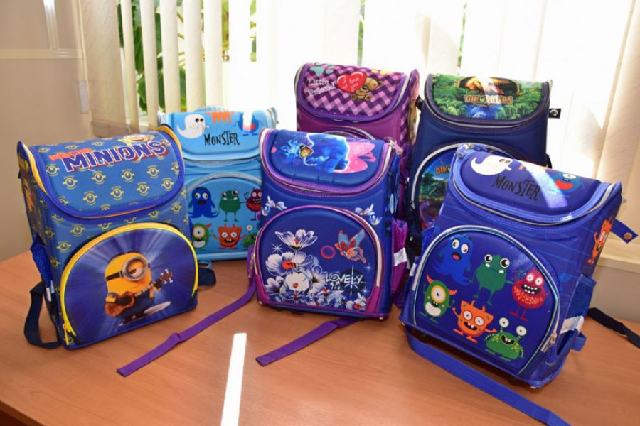 45 сергиевопосадских первоклассников получили в подарок портфели