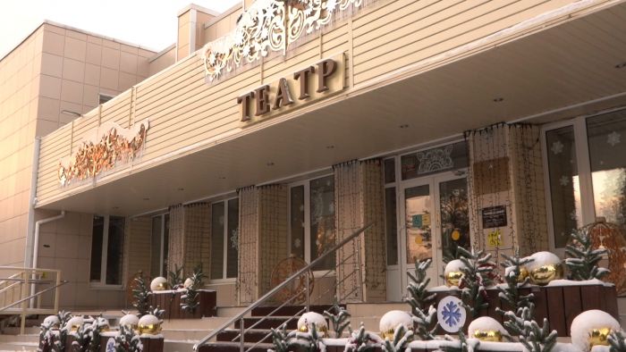 Предновогодний спектакль