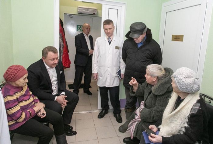 Михаил Токарев проверил работу фельдшерско-акушерского пункта в с. Муханово