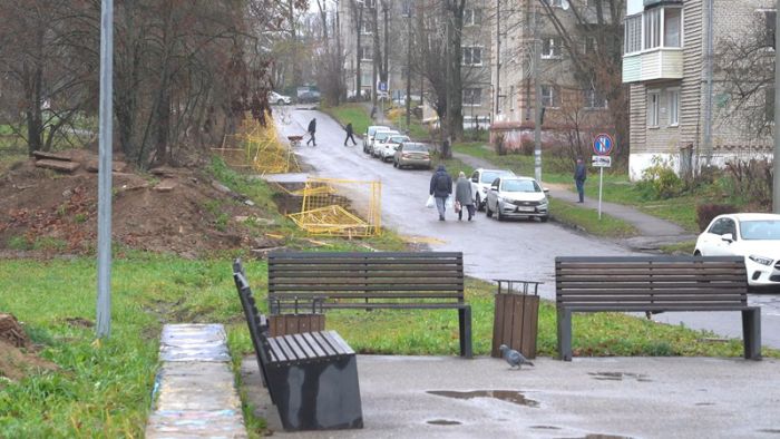 Опасность – рядом с детской площадкой