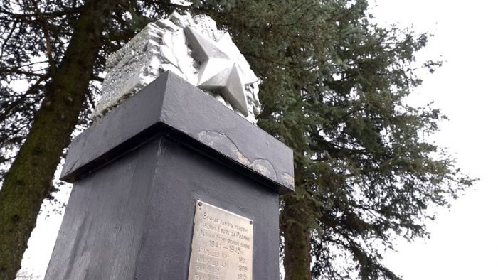 Депутаты проверяют состояние памятников погибшим в Великой Отечественной войне