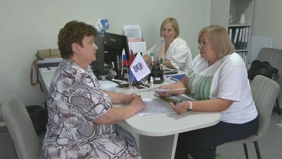 Приём жителей провела Лариса Иванова