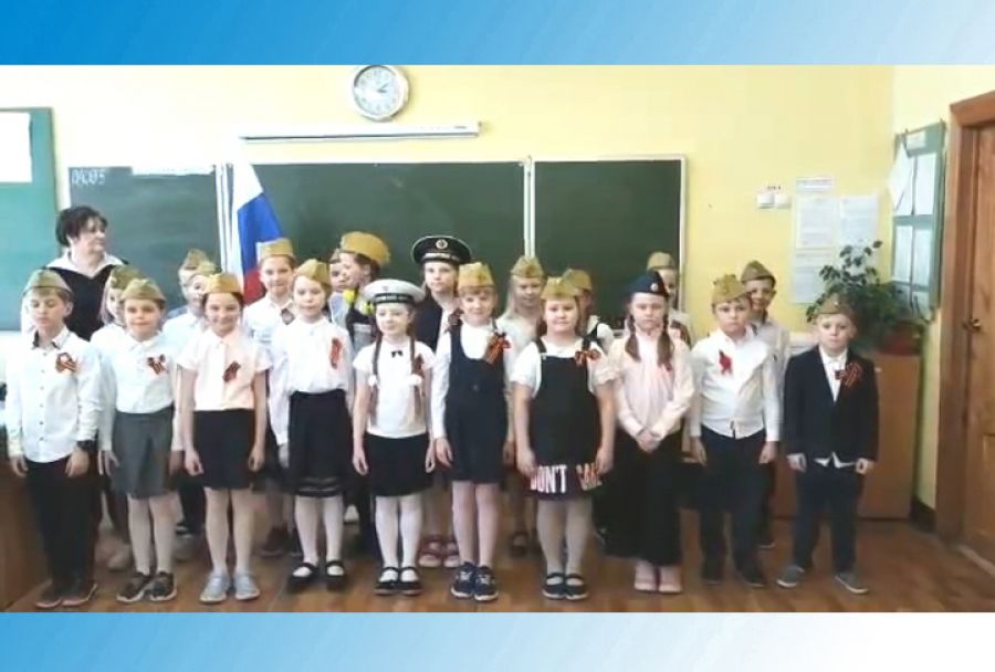 Фестиваль военной песни в средней школе №11. 2 &laquo;В&raquo; класс