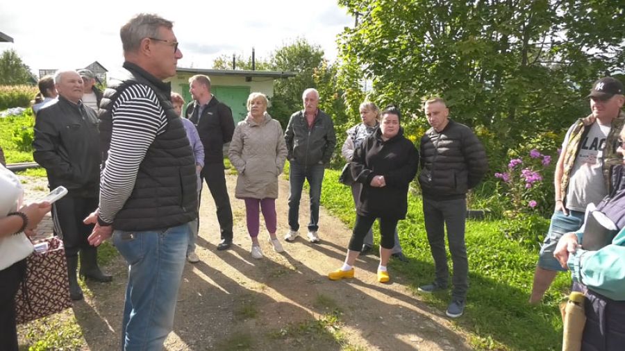 Слышать и обсуждать с жителями