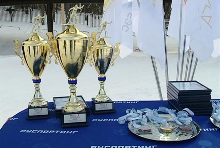 На стадионе &laquo;Метеор&raquo; в Пересвете наградили победителей соревнований по лыжным гонкам