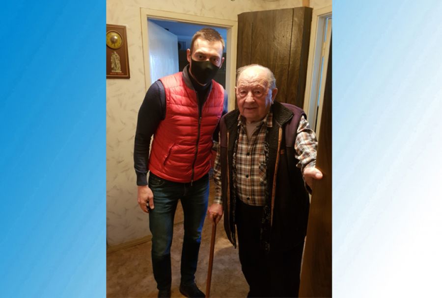 Ветеран войны из Пересвета Николай Георниевич Тимофеев получил поздравления с Новым годом от депутата Мособлдумы