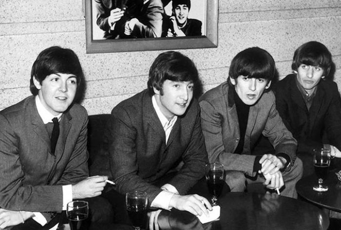 Сегодня по всему миру отмечают день легендарной группы The Beatles