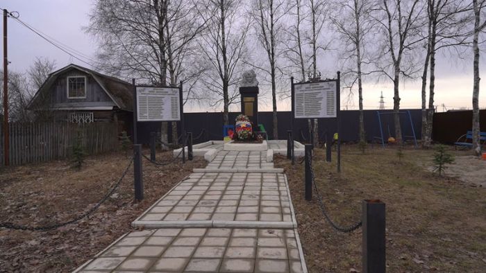 Состояние мемориала в Зубачёво проверили депутаты