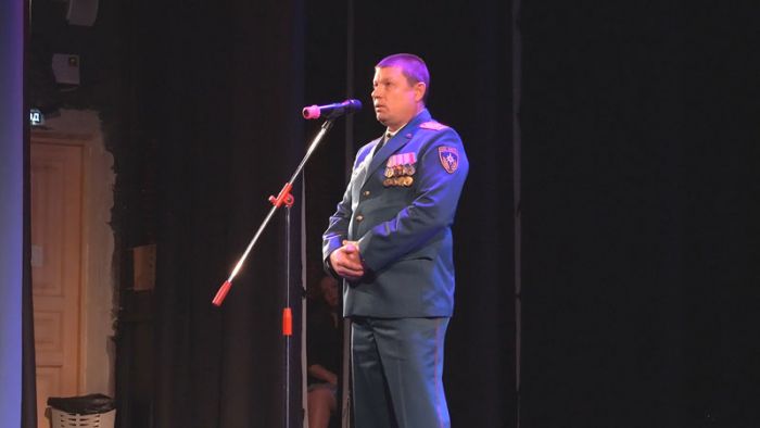 Сотрудников МЧС поздравили с профессиональным праздником