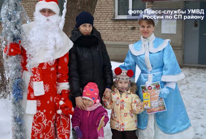 Сотрудники УМВД присоединились к акции &laquo;Полицейский Дед Мороз&raquo;