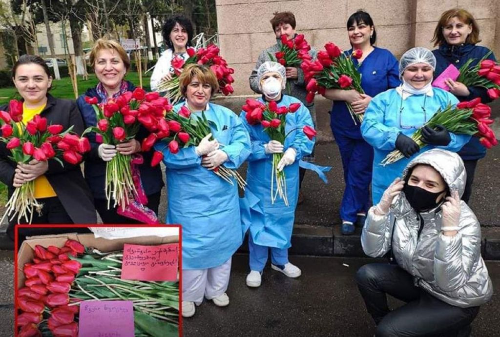 Фермер из Кахетии подарил 1,5 тысячи тюльпанов врачам тбилисских больниц