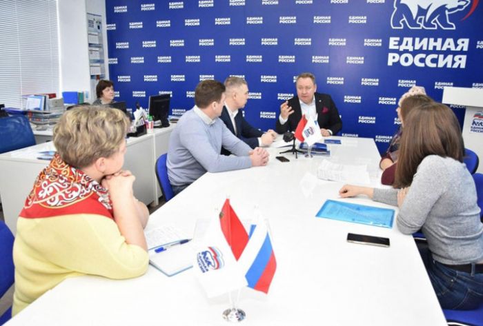 Михаил Токарев провёл прием жителей в общественной приёмной «Единой России»