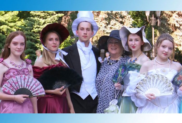 И вновь звучали Пушкина стихи торжественно в день юбилея