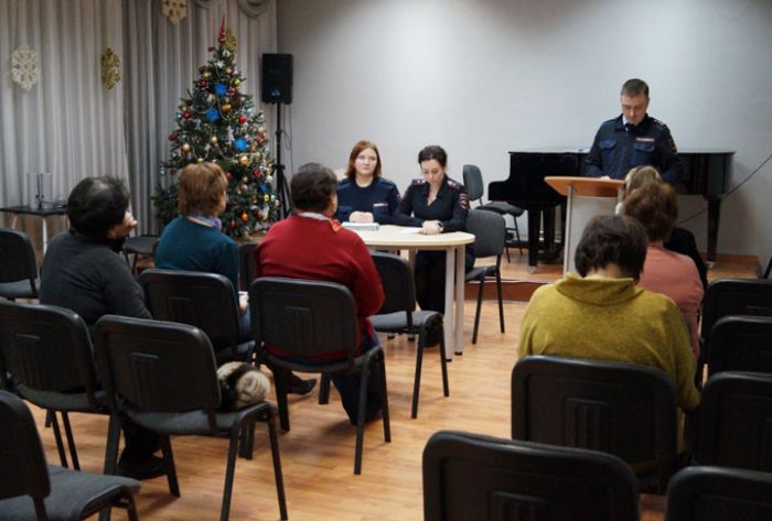 Участковые уполномоченные полиции отчитались перед населением за второе полугодие 2019 года