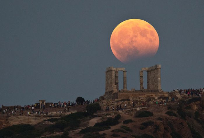 Россияне увидят &laquo;кровавую луну&raquo; и полномарсие впервые за два столетия