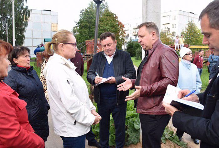 Михаил Токарев обсудил с жителями Фермы вопросы благоустройства