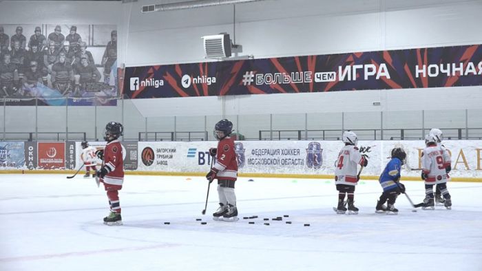 Суровый бой ведёт ледовая дружина&hellip;