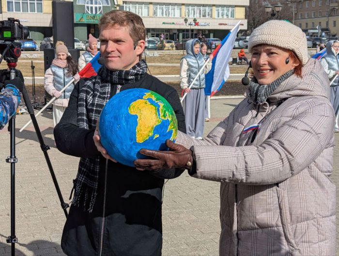 Флешмоб, посвящённый воссоединению Крыма с Россией