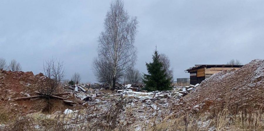 Личность ответственного за незаконную свалку со строительными отходами установят