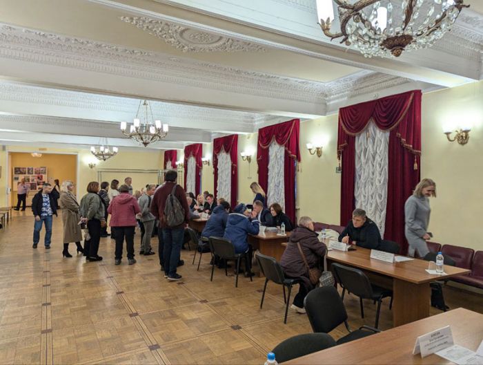 &laquo;Выездная администрация&raquo; - в ДК имени Гагарина