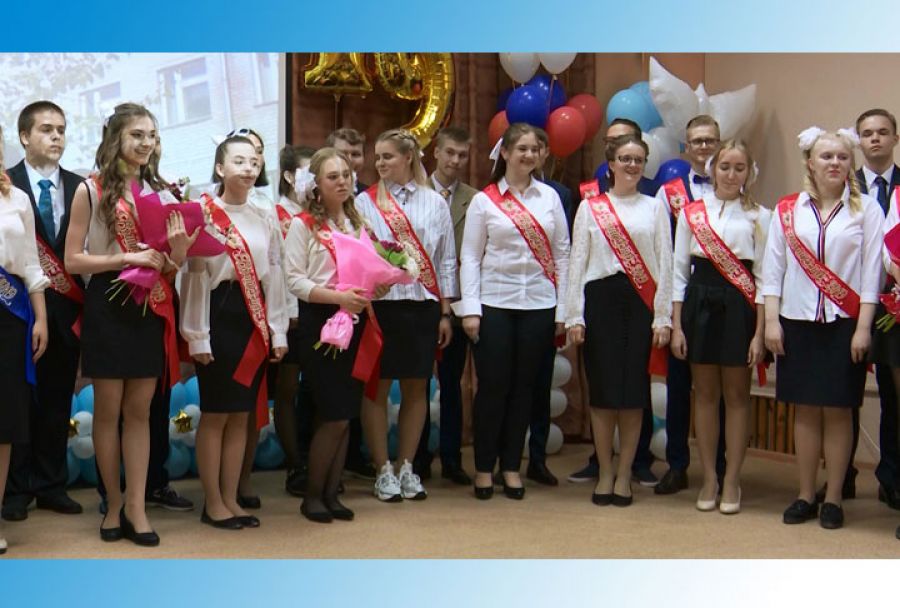 Российские школьники получат аттестаты без сдачи экзаменов