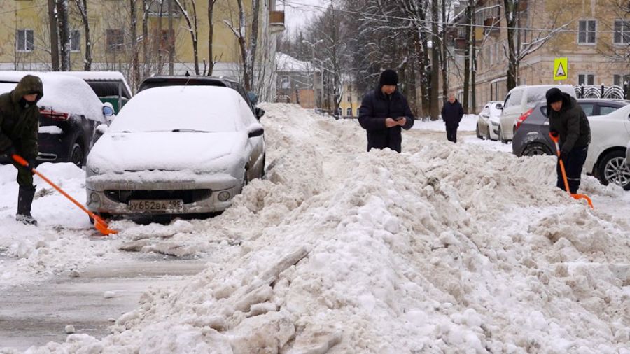 Депутаты проверили уборку снега на Ферме