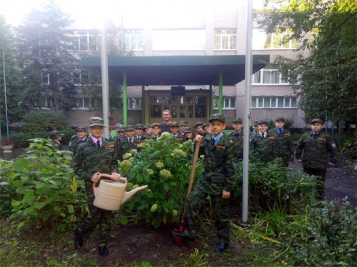 Кадеты 18 школы традиционно поучаствовали в акции "Наш лес. Посади своё дерево"
