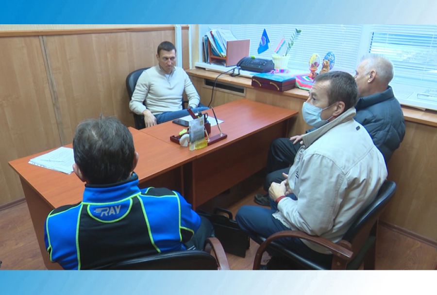 С чем жители обращаются к депутатам