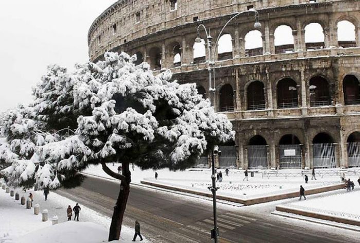 В Риме выпал аномальный снег