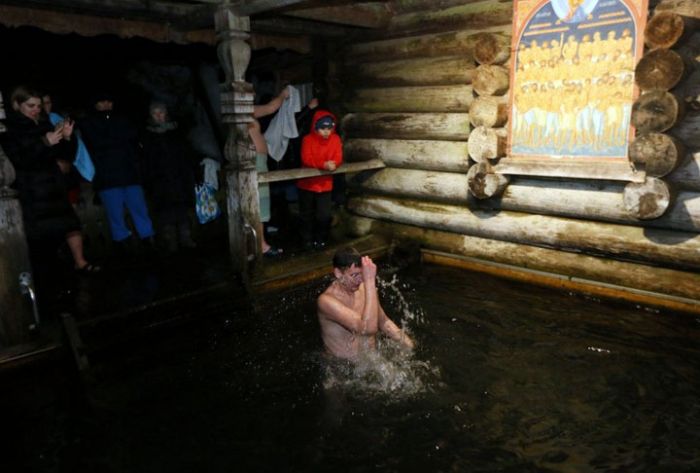 Купели в Сергиево-Посадском округе в праздник Крещения посетили более 32 тысяч человек