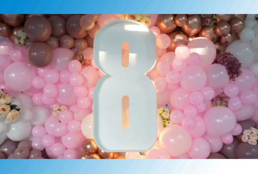 Сюрприз для женщин подготовили в администрации