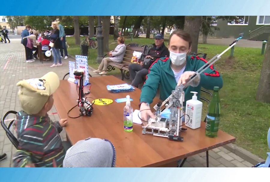 Приходите в День знаний к фонтану у ДК Гагарина