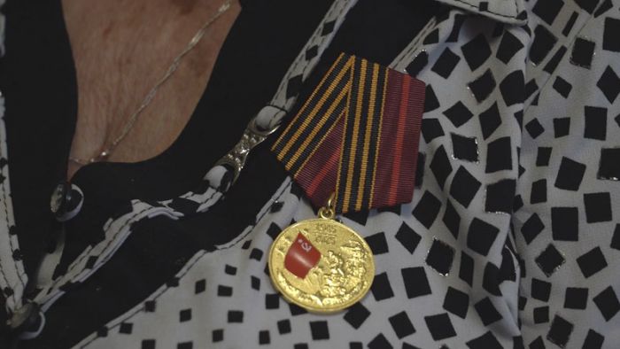 Алексей Вохменцев вручил медаль к 80-летию Великой Победы ветерану войны