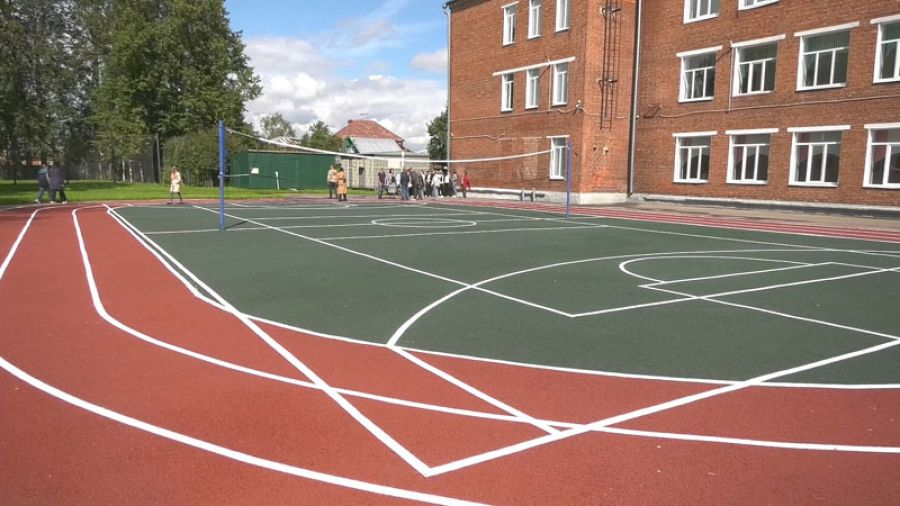В 22-ой школе обновили спортивную площадку