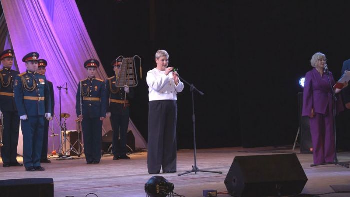 Женский день под знаменем России