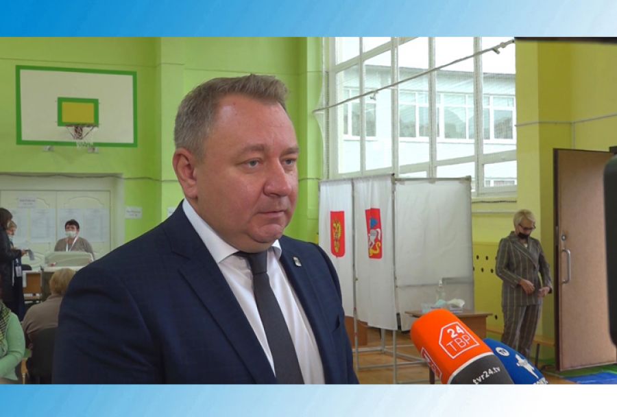 Михаил Токарев исполнил гражданский долг одним из первых