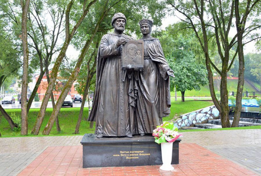 7 пар стали семьями в День семьи, любви и верности в Сергиевом Посаде