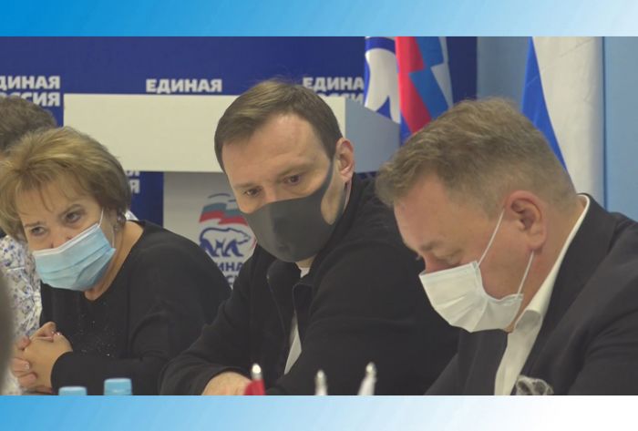 Михаил Токарев и Сергей Пахомов встретились с волонтёрами